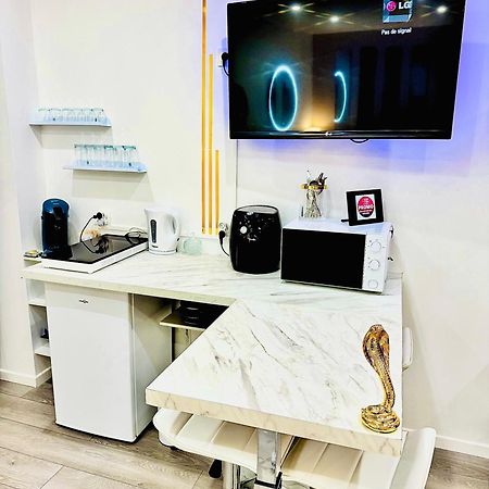 Worldroom Chambre Privee Avec Espace Commun 佩皮尼昂 外观 照片