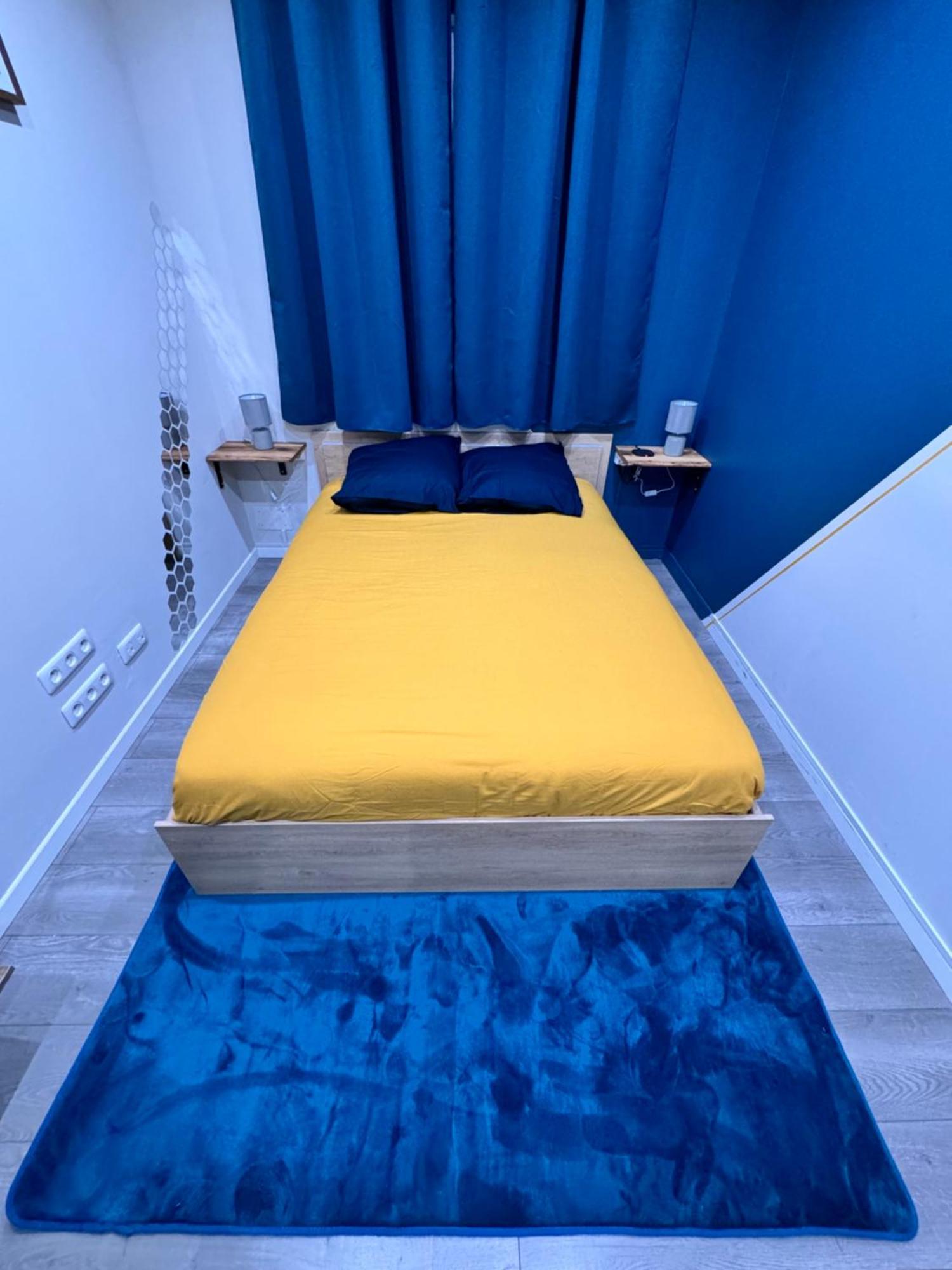 Worldroom Chambre Privee Avec Espace Commun 佩皮尼昂 外观 照片