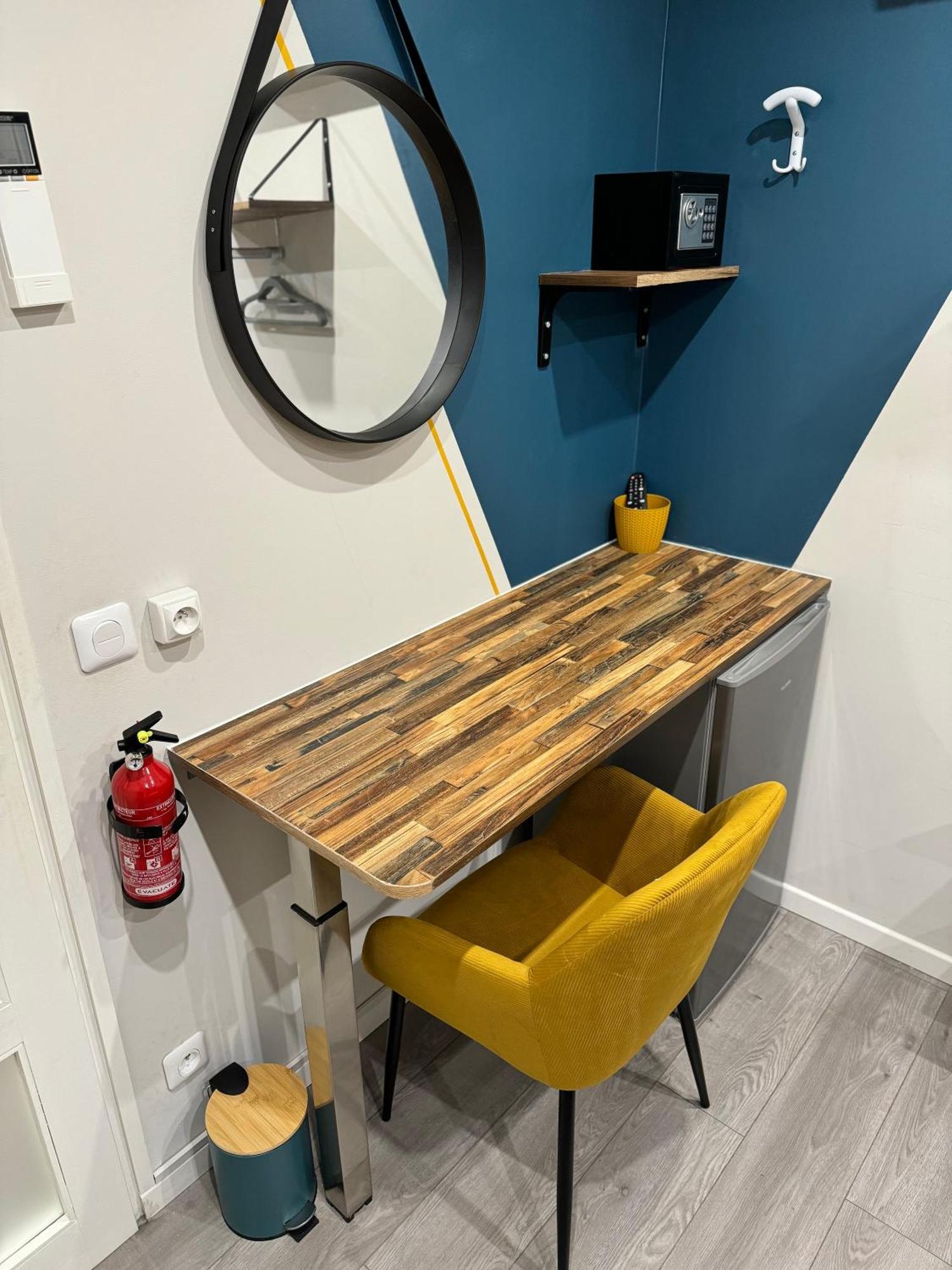 Worldroom Chambre Privee Avec Espace Commun 佩皮尼昂 外观 照片