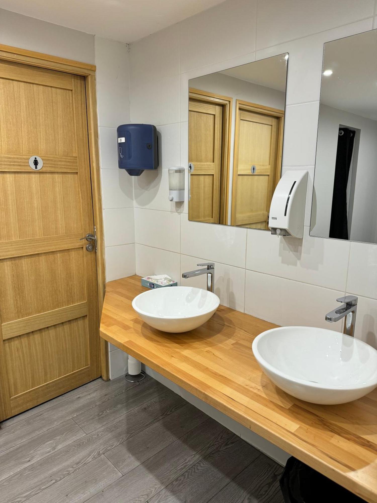 Worldroom Chambre Privee Avec Espace Commun 佩皮尼昂 客房 照片