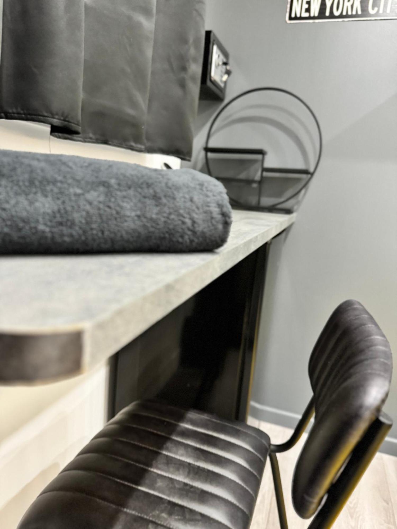 Worldroom Chambre Privee Avec Espace Commun 佩皮尼昂 外观 照片