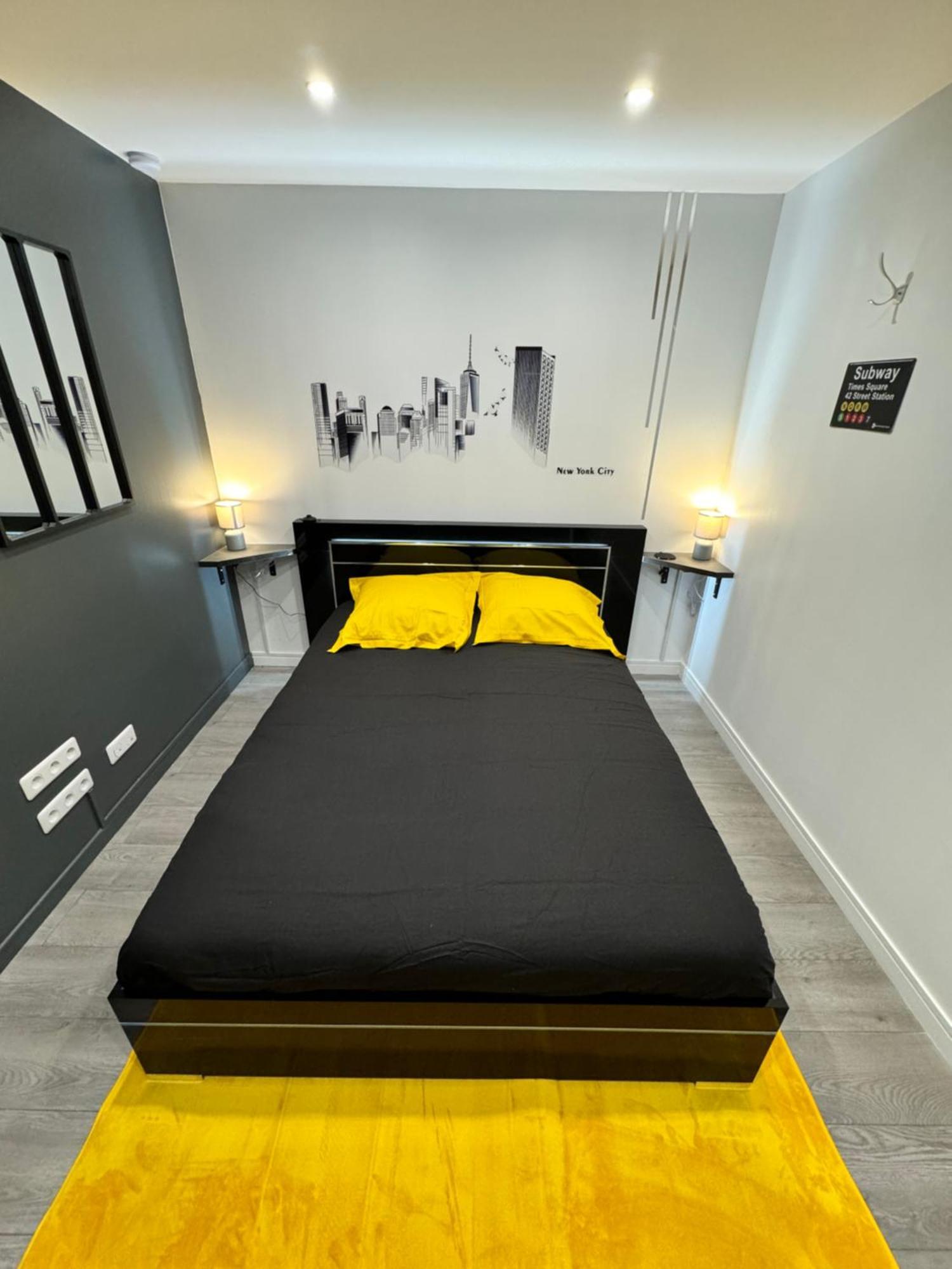 Worldroom Chambre Privee Avec Espace Commun 佩皮尼昂 外观 照片