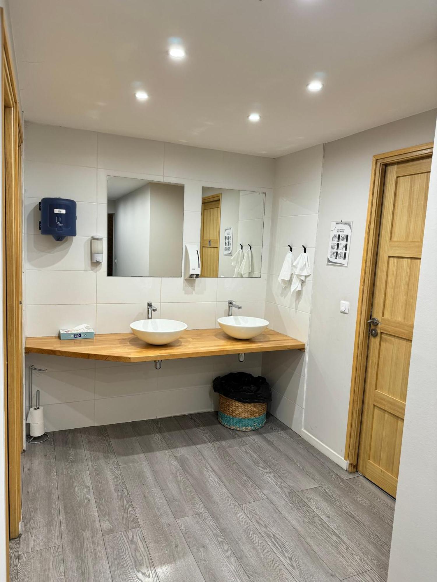 Worldroom Chambre Privee Avec Espace Commun 佩皮尼昂 外观 照片