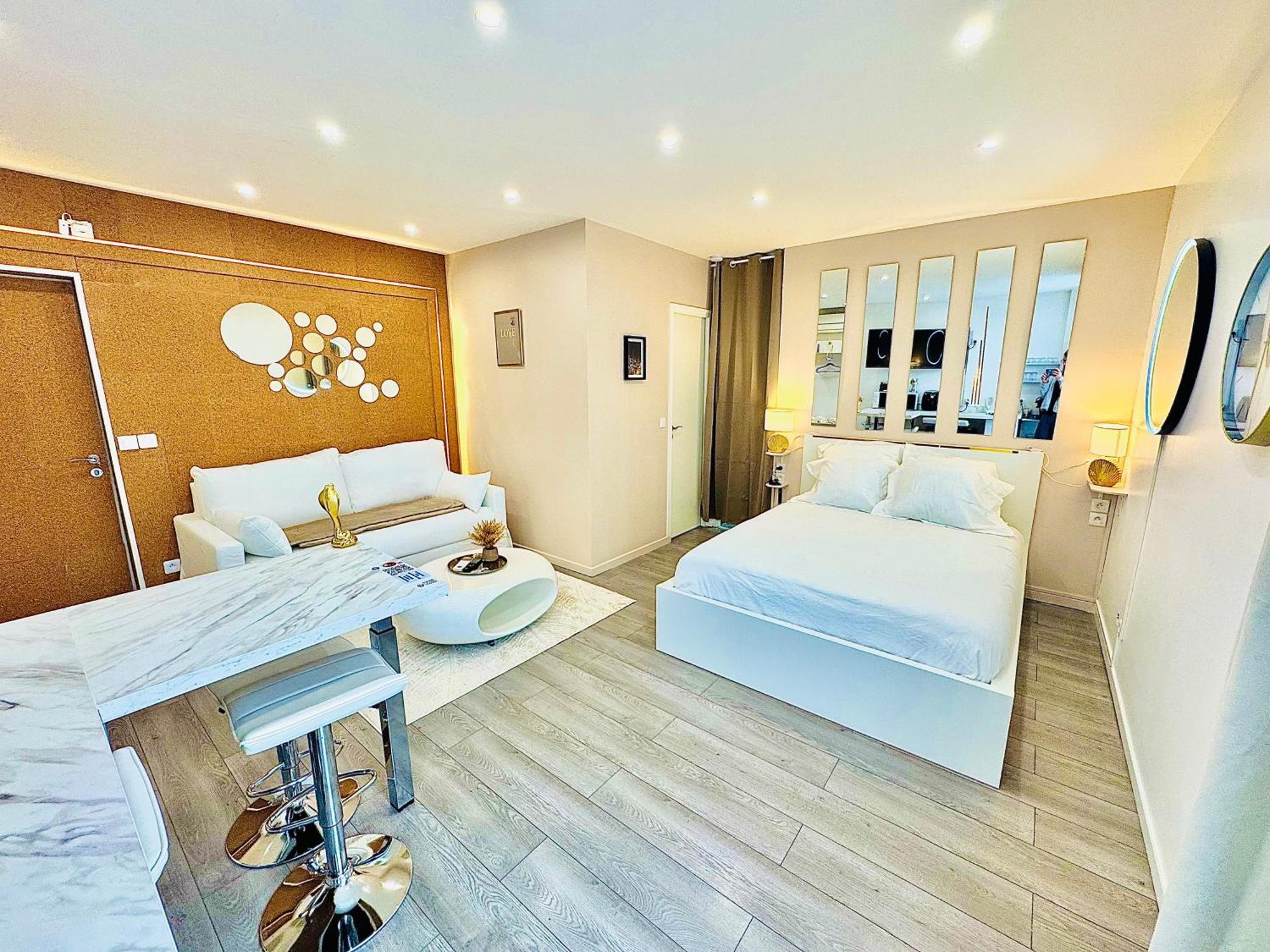 Worldroom Chambre Privee Avec Espace Commun 佩皮尼昂 外观 照片